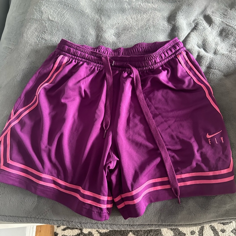 Nike Woman’s Fly Crossover shorts